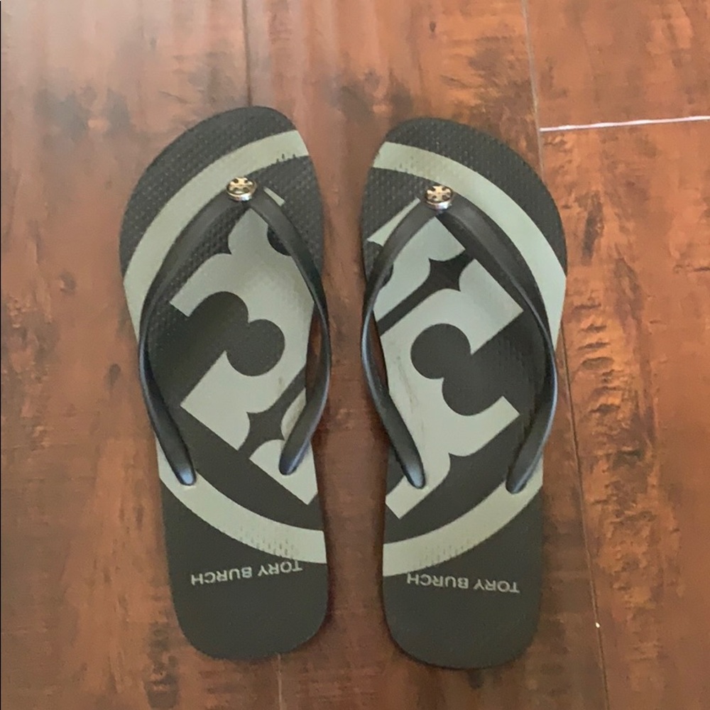 tory burch flip flops